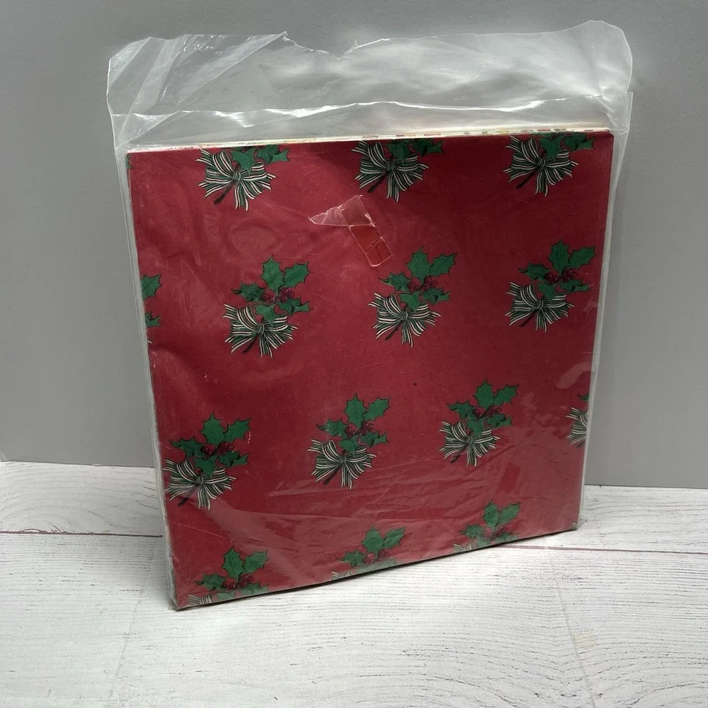 Vintage Deluxe Flat Christmas Wrap - 10 Sheets - Reindeer Trees Houses